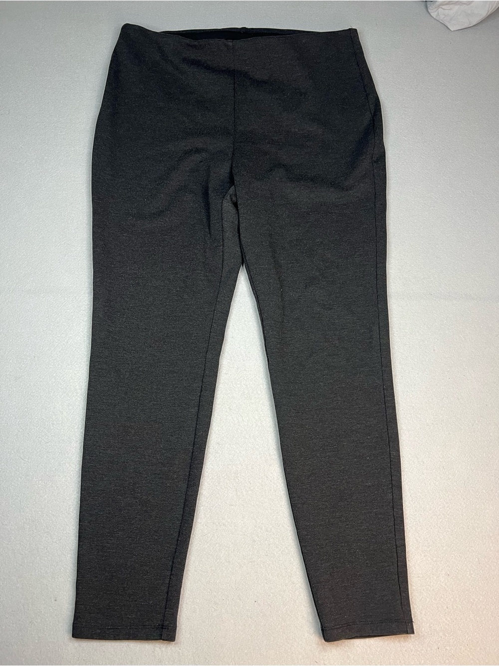 Chico's so slimming pull on black ankle pant size large